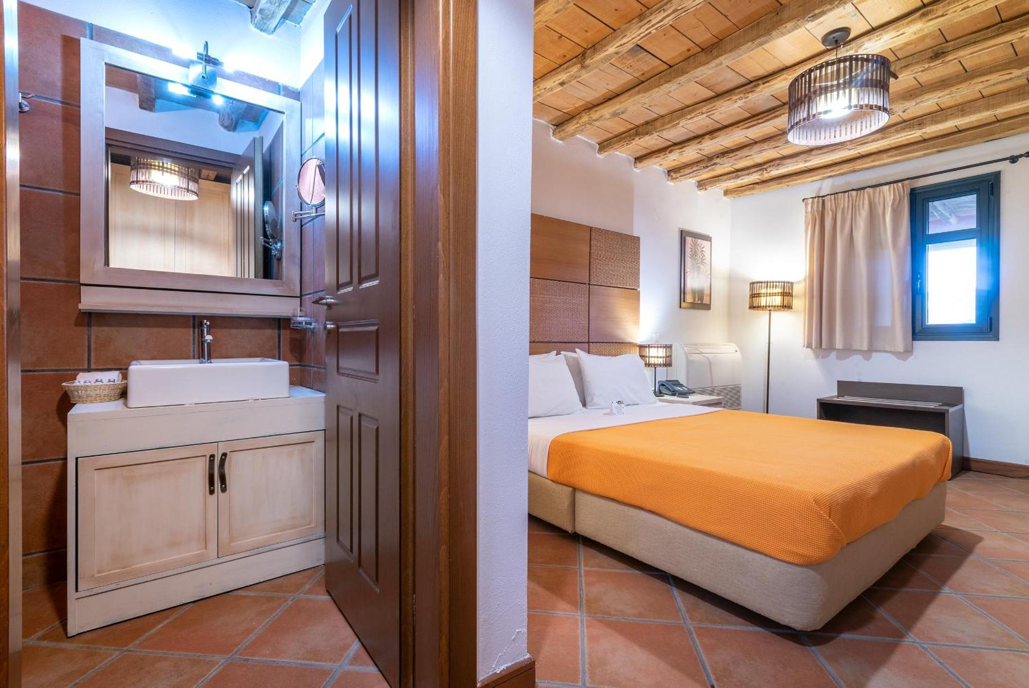 The Varos Residences Hotel Room photo