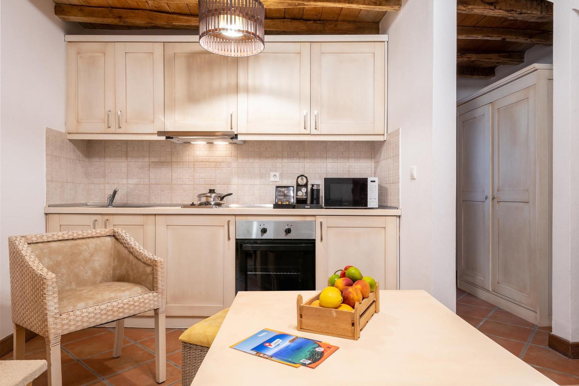 The Varos Residences Hotel Room photo